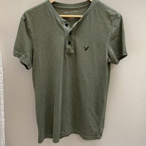 American Eagle Men’s short sleeve shirt. Size small.